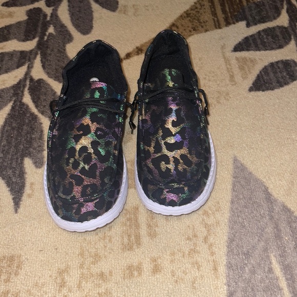 Hey Dude style slip on shoes - Picture 1 of 8